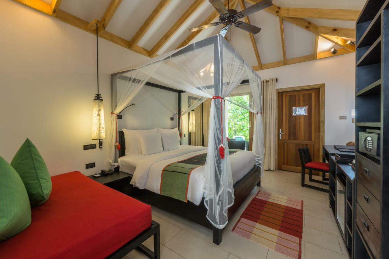 Vilamendhoo Island Resort & Spa Dhangethi Esterno foto