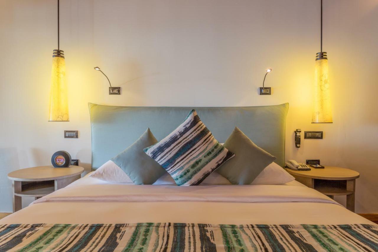 Vilamendhoo Island Resort & Spa Dhangethi Esterno foto